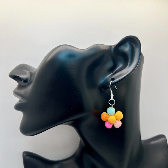 90s Earrings - Flower Earring - Rainbow Earring - Daisy Earring - Summer Earring - Picture 10 of 10